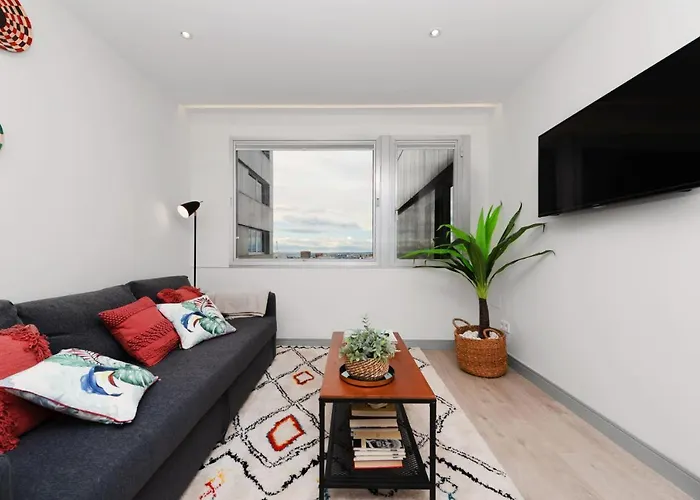 2 Bedrooms 1 Bathroom Furnished - Justicia - Executive Style - Mintystay